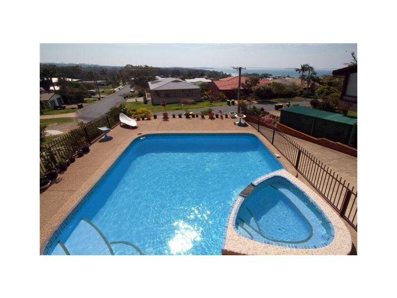 20 Ocean View Crescent, Emerald Beach, Coffs Harbour NSW 2450