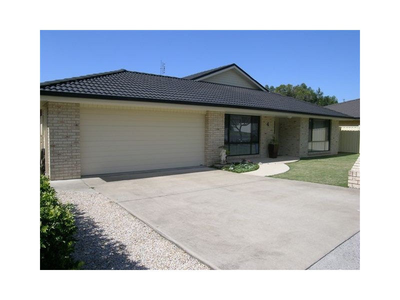 4 Cotswold Close, Coffs Harbour NSW 2450