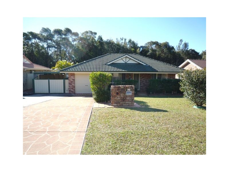 32 Soren Larsen Crescent, Boambee East NSW 2452
