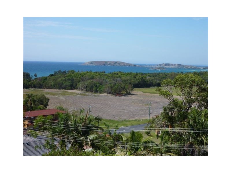 75 Manning Avenue, Coffs Harbour NSW 2450