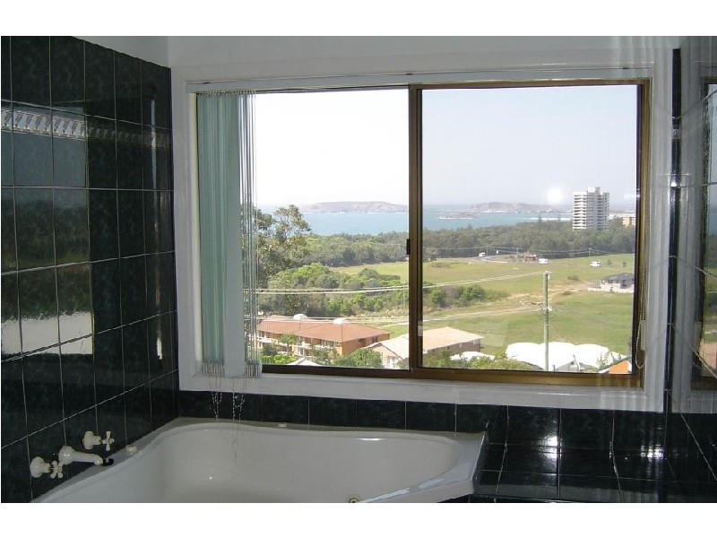 67 Manning Ave, Coffs Harbour NSW 2450