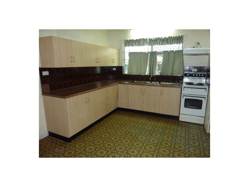 2/9 Gloria Close, Innisfail Estate QLD 4860