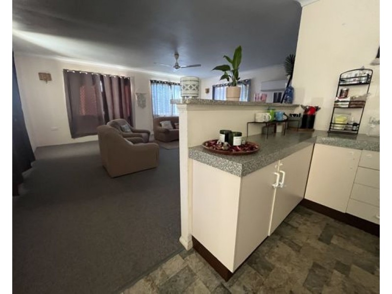 37 Bella Vista Avenue, Belvedere QLD 4860