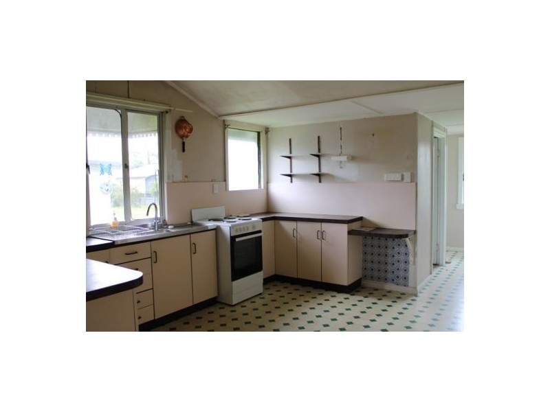 10 Knowles Street, Babinda QLD 4861