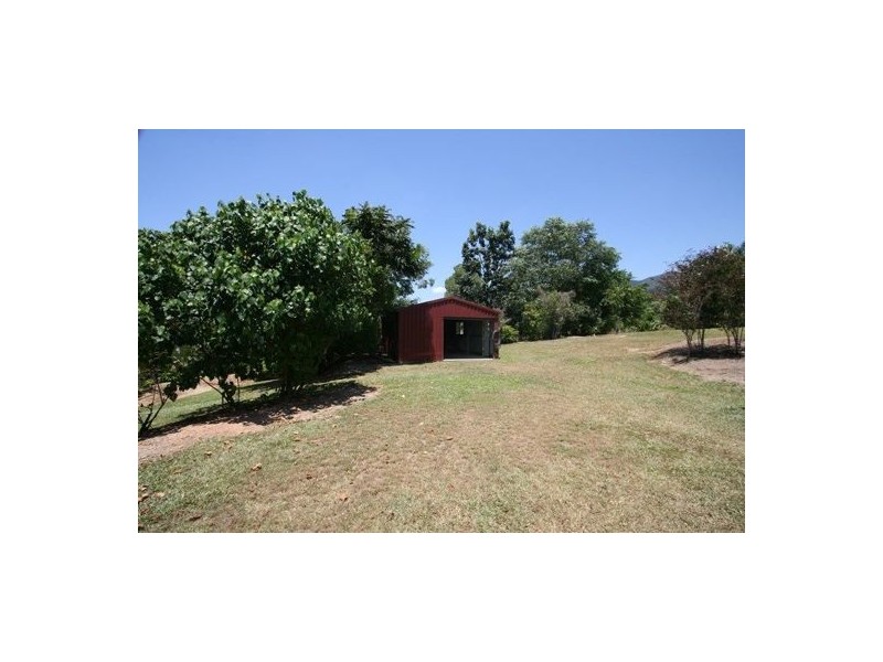 7 Ruby Crescent, Tully QLD 4854