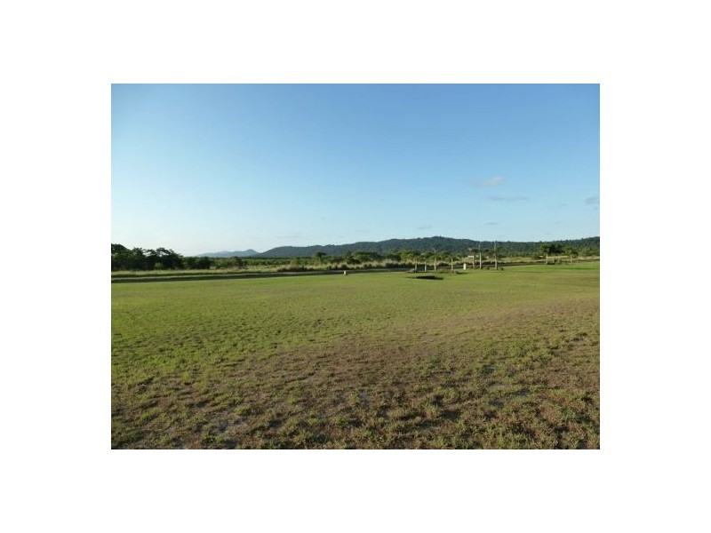 10 Bulgaru Road, Etty Bay QLD 4858