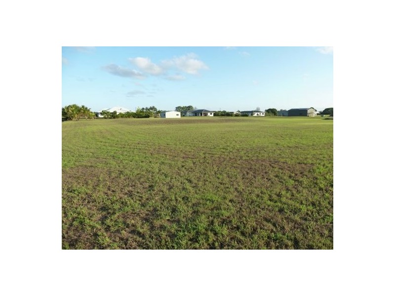 10 Bulgaru Road, Etty Bay QLD 4858