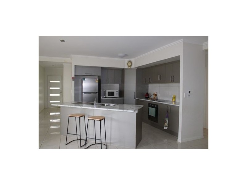 24 Lockyer Crescent, Bentley Park QLD 4869