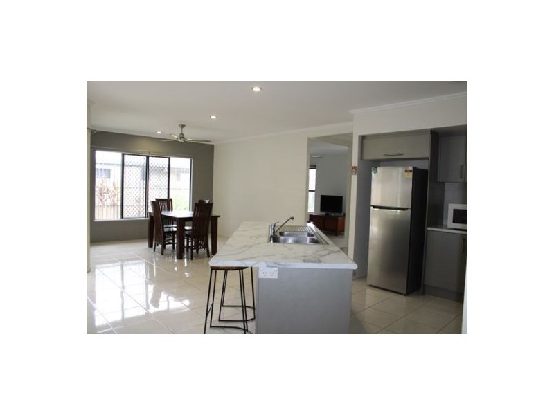 24 Lockyer Crescent, Bentley Park QLD 4869