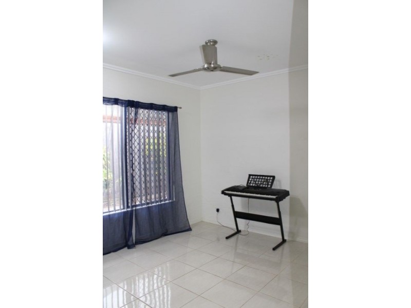 24 Lockyer Crescent, Bentley Park QLD 4869