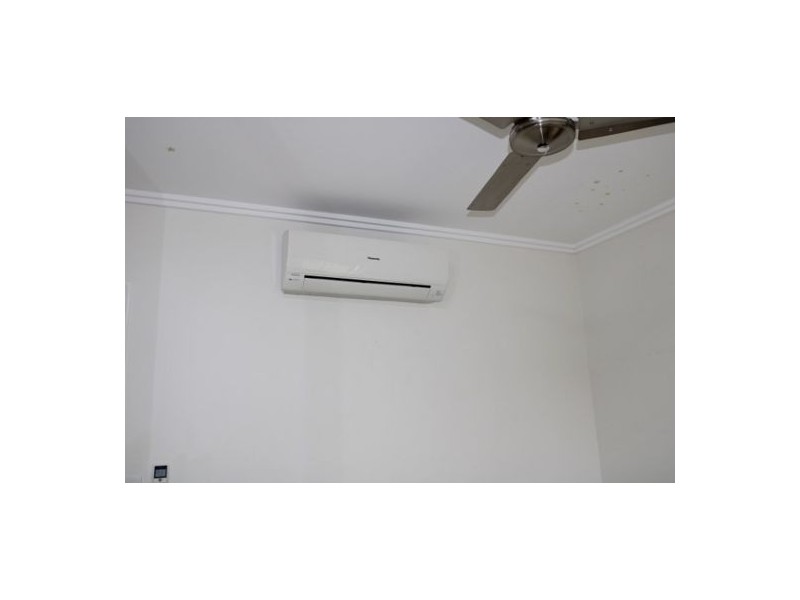 24 Lockyer Crescent, Bentley Park QLD 4869