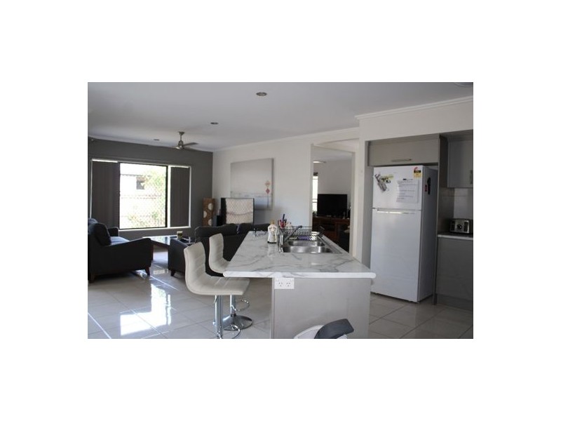 24 Lockyer Crescent, Bentley Park QLD 4869
