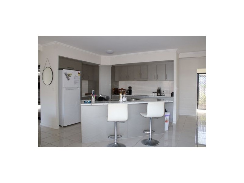 24 Lockyer Crescent, Bentley Park QLD 4869