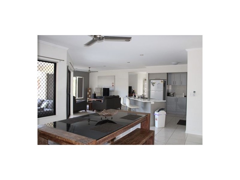 24 Lockyer Crescent, Bentley Park QLD 4869