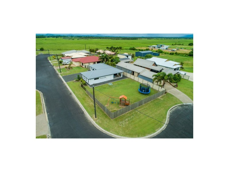 5 Broad Street, Etty Bay QLD 4858