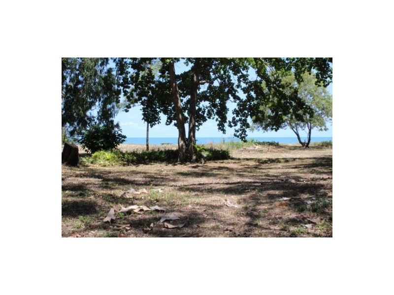 20 Evans Road,, Bramston Beach QLD 4871