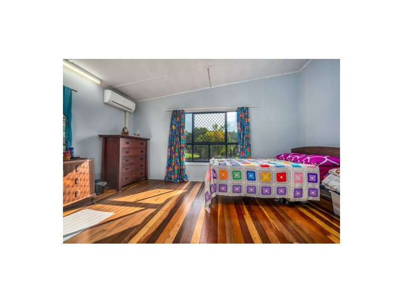 194 Etty Bay Road, Etty Bay QLD 4858