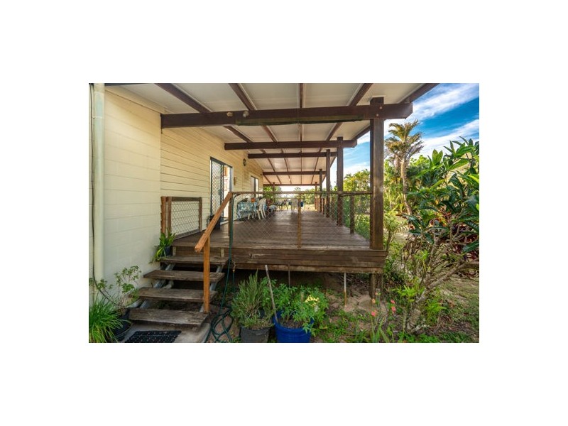 194 Etty Bay Road, Etty Bay QLD 4858