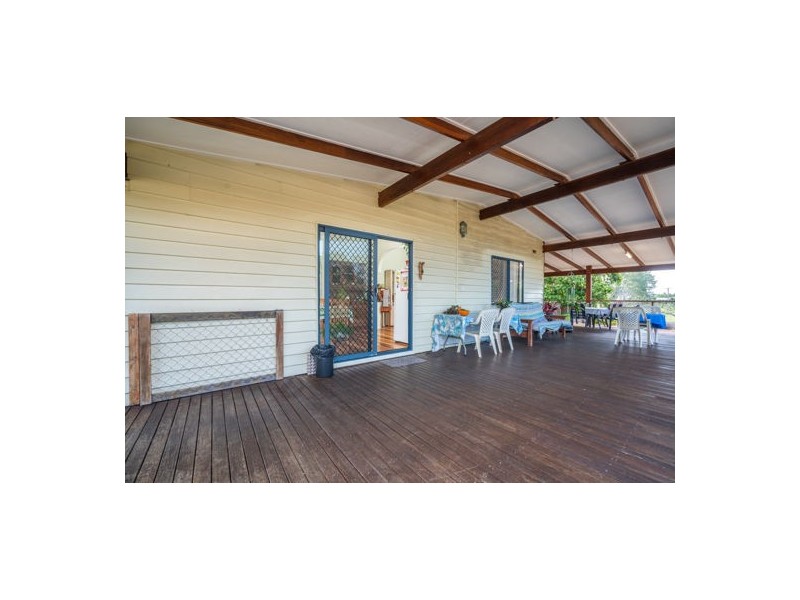 194 Etty Bay Road, Etty Bay QLD 4858