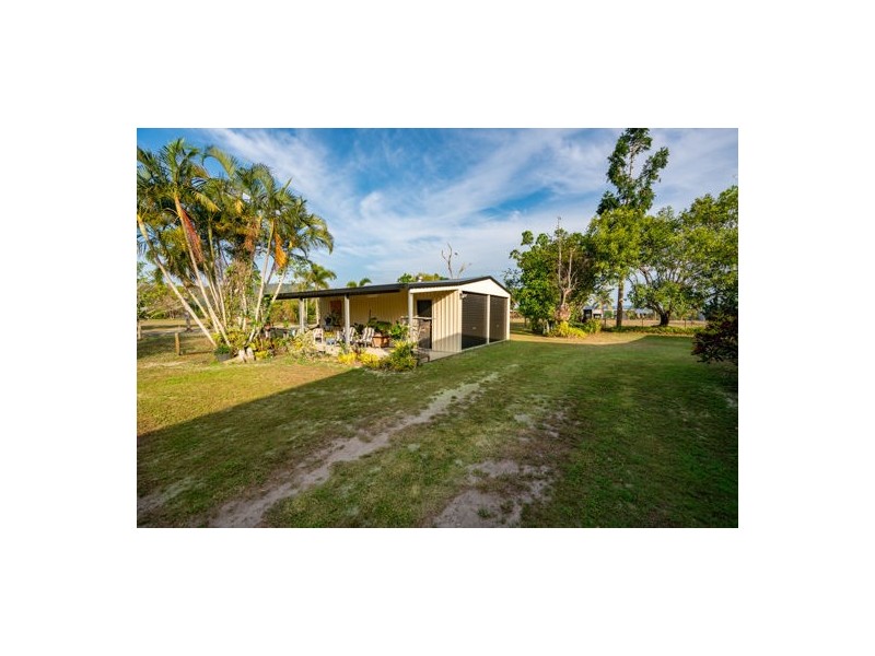 194 Etty Bay Road, Etty Bay QLD 4858