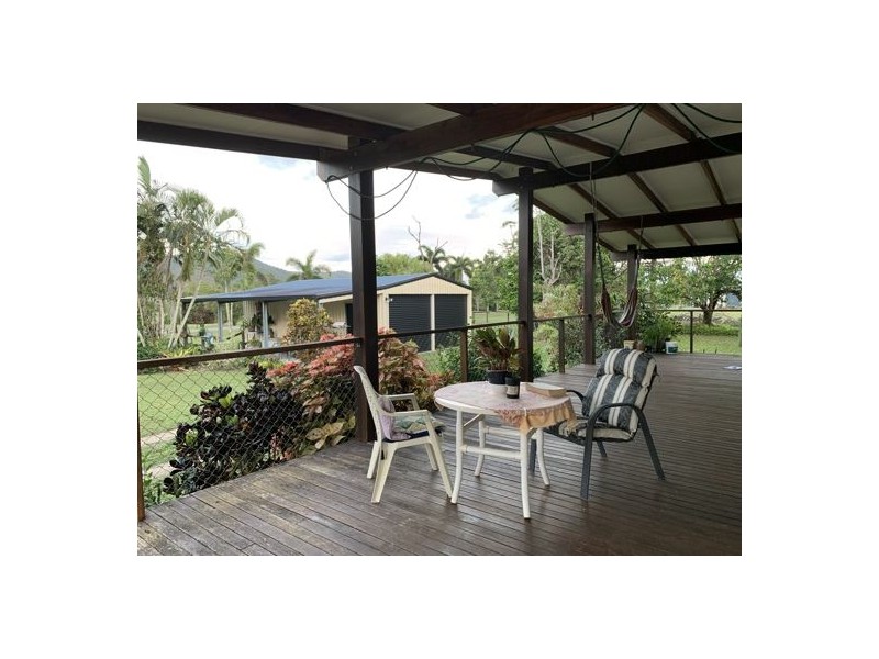 194 Etty Bay Road, Etty Bay QLD 4858