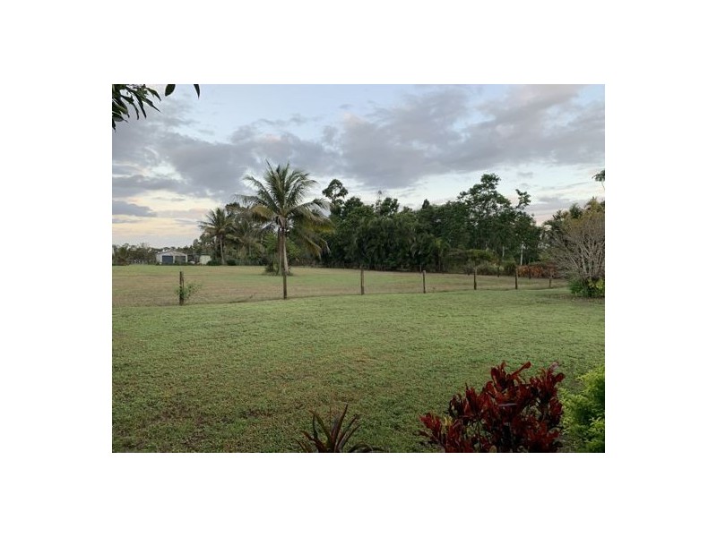 194 Etty Bay Road, Etty Bay QLD 4858