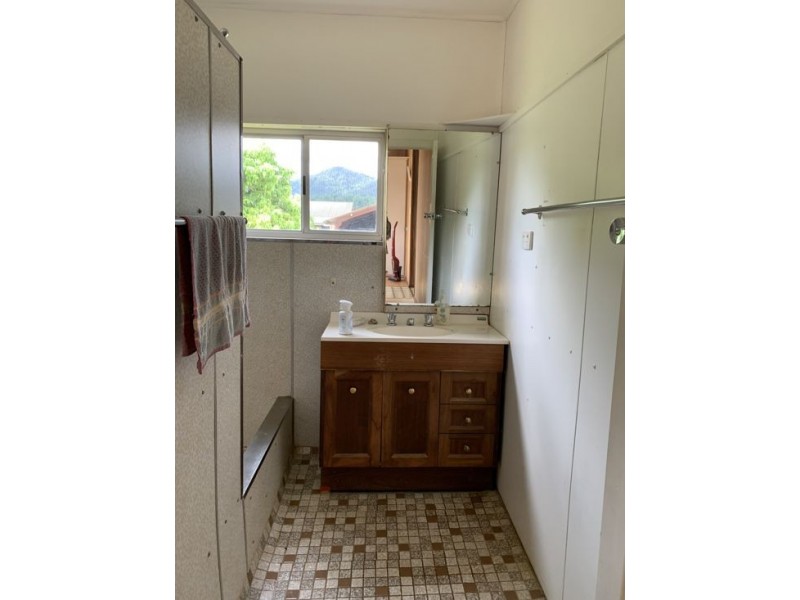 39 Knust Road, Woopen Creek QLD 4871