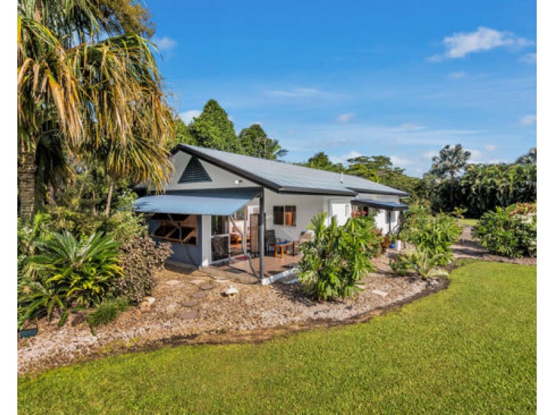 328 Etty Bay Road, Etty Bay QLD 4858