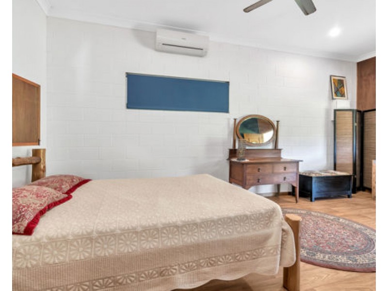 328 Etty Bay Road, Etty Bay QLD 4858