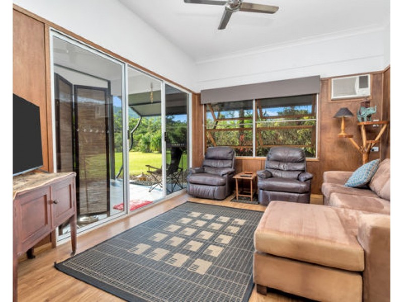 328 Etty Bay Road, Etty Bay QLD 4858