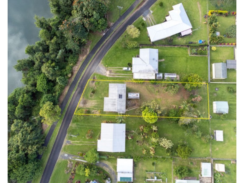 87 Coronation Drive, East Innisfail QLD 4860