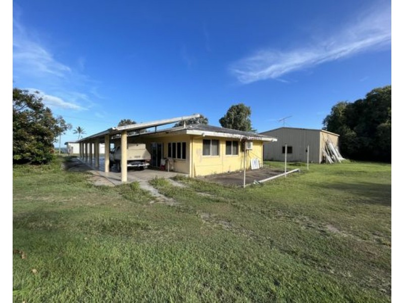 15 – 17 Taylor Street, Tully Heads QLD 4854