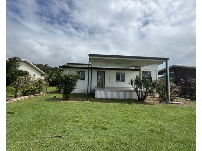 36 Elizabeth St, Flying Fish Point QLD 4860
