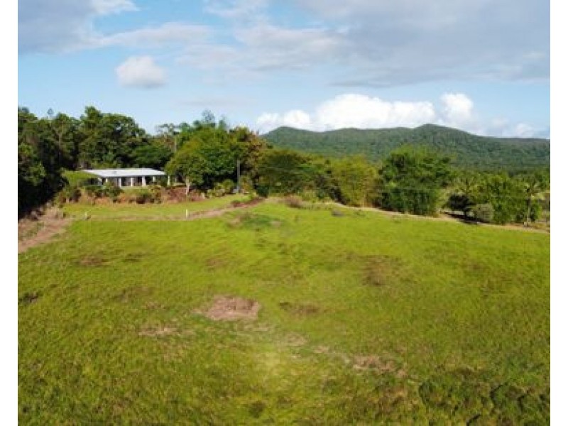 5 Dobbin Road, Warrubullen QLD 4871