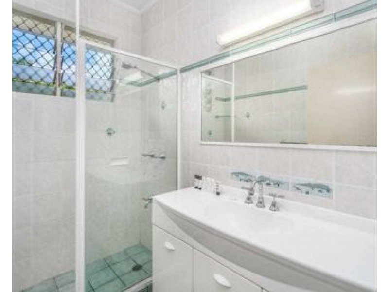 22 Feldt Street, Flying Fish Point QLD 4860