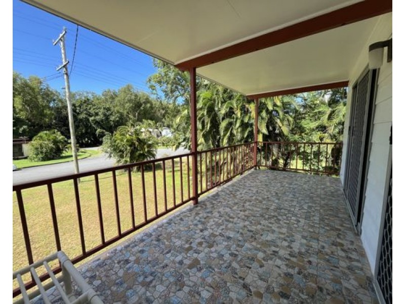 27 Evans Road, Bramston Beach QLD 4871