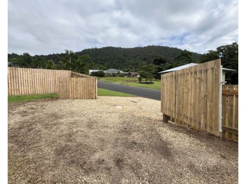 24 Pease Street, Tully QLD 4854