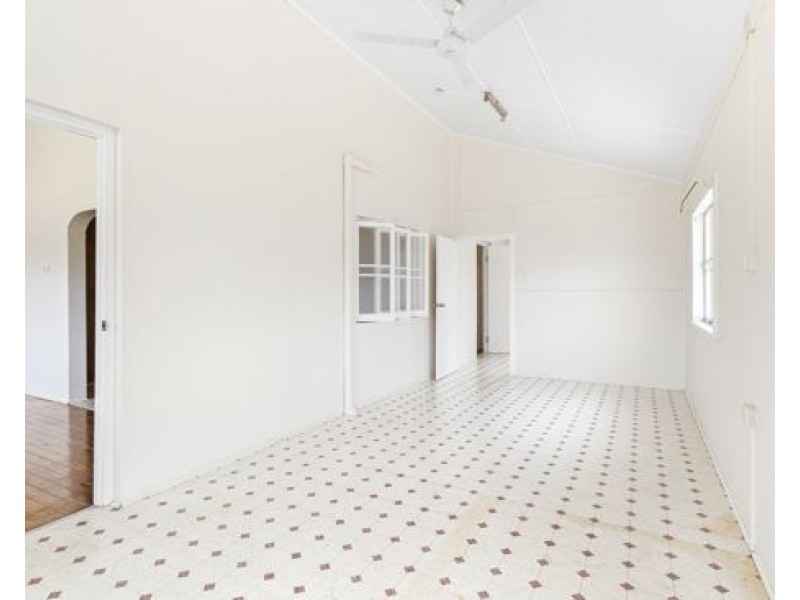 15 Weaver St, Babinda QLD 4861