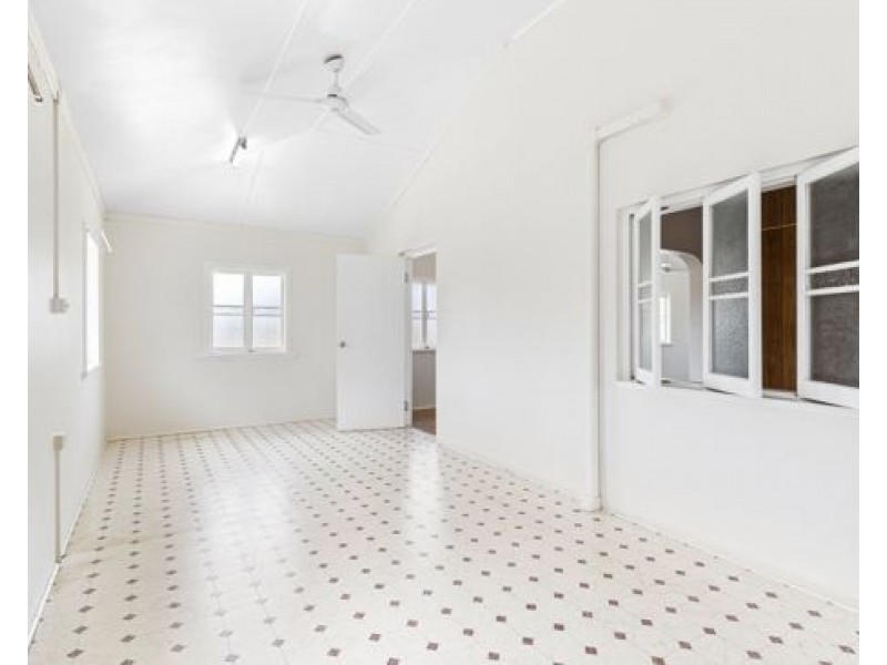 15 Weaver St, Babinda QLD 4861