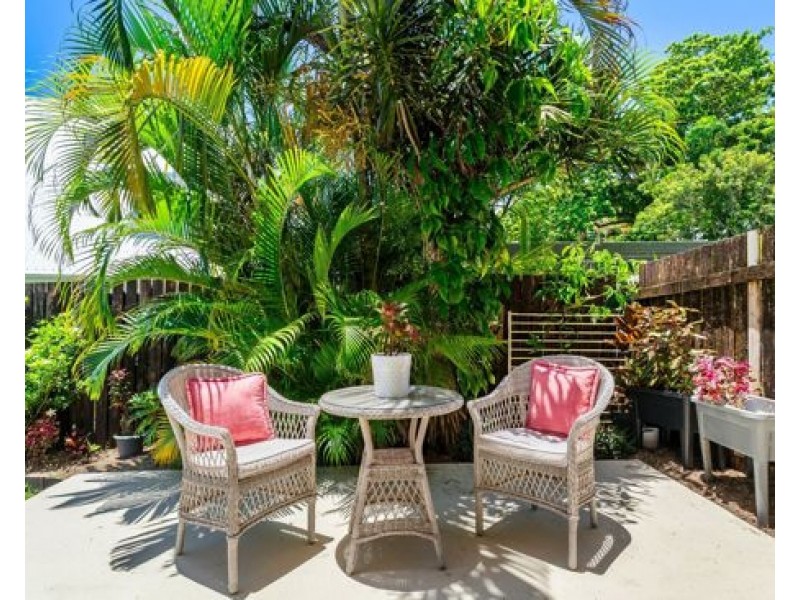 Unit 4 – 2 Bay Road, Coconuts QLD 4860