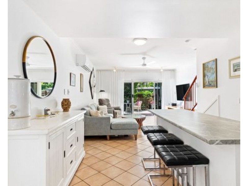 Unit 4 – 2 Bay Road, Coconuts QLD 4860