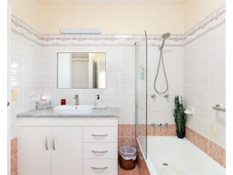 Unit 4 – 2 Bay Road, Coconuts QLD 4860