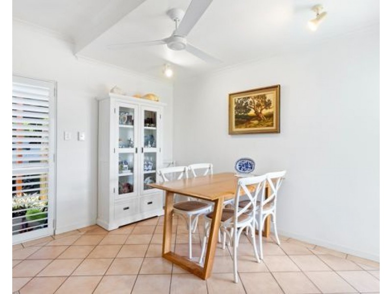 Unit 4 – 2 Bay Road, Coconuts QLD 4860