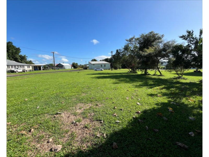 2 Allison Street, Daradgee QLD 4860