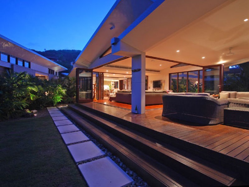 2/137 Beach Road, Broken Head NSW 2481