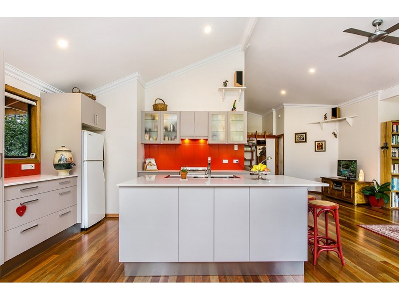 13 Rajah Road, Ocean Shores NSW 2483