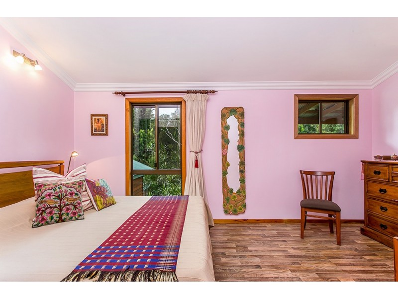 13 Rajah Road, Ocean Shores NSW 2483