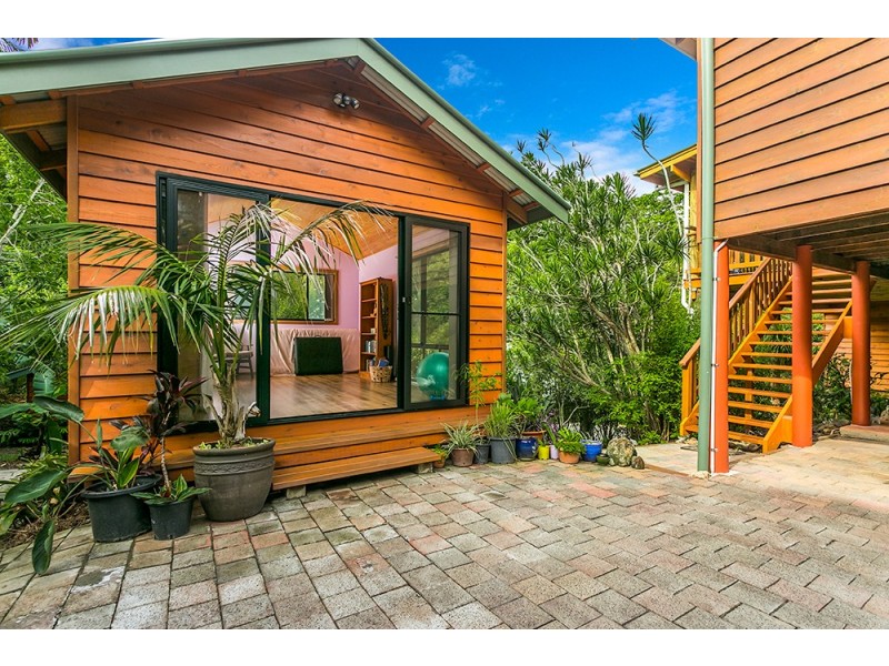 13 Rajah Road, Ocean Shores NSW 2483
