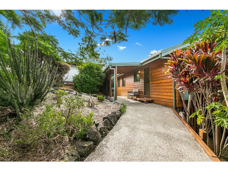 13 Rajah Road, Ocean Shores NSW 2483