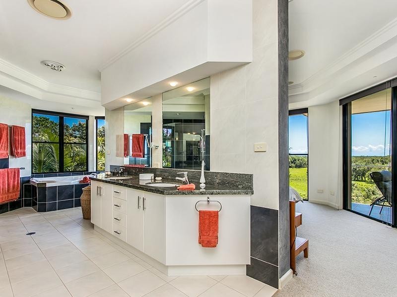 60 Bay Vista Lane, Ewingsdale NSW 2481